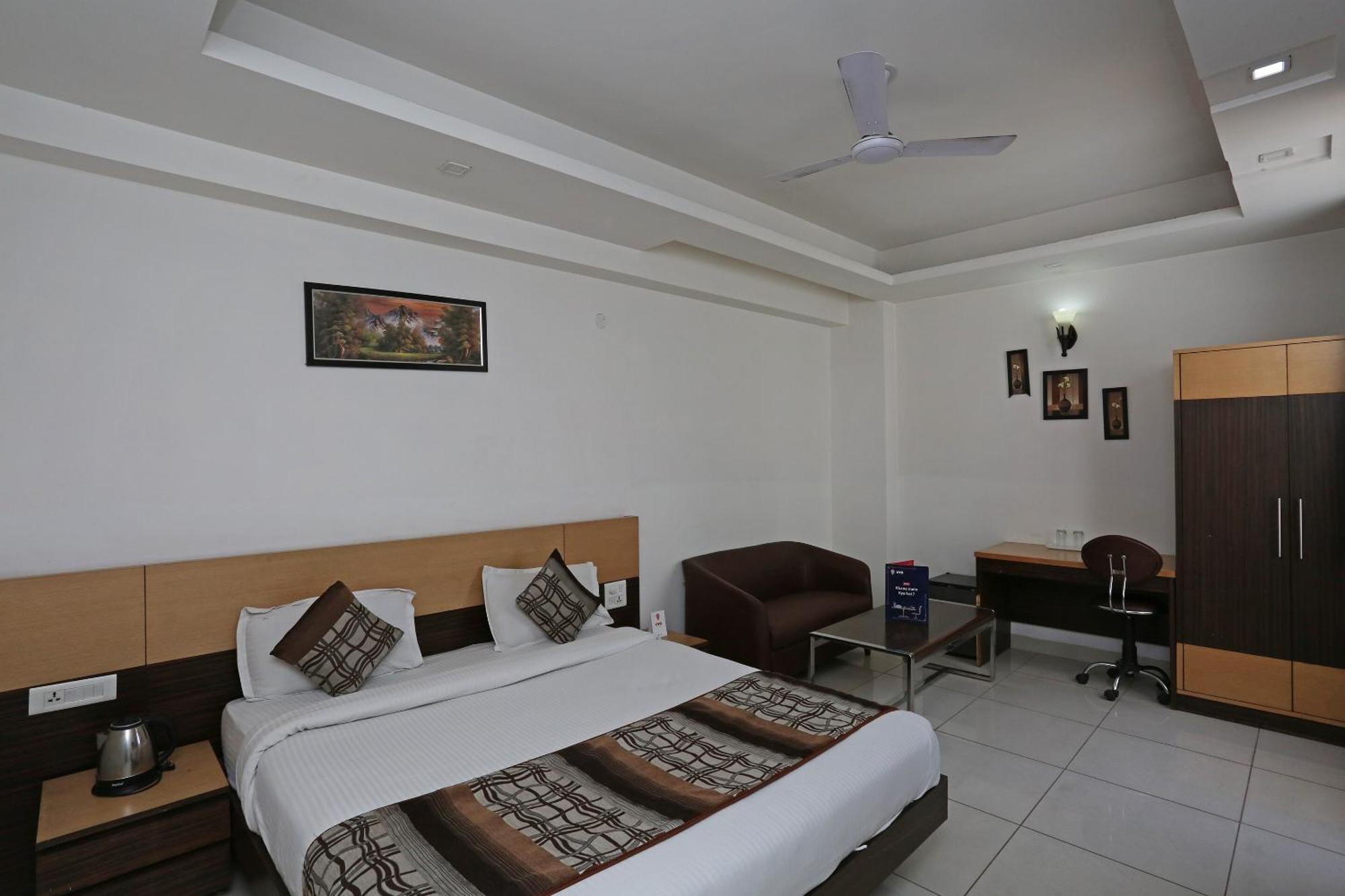 Cyber Inn Gurgaon Extérieur photo