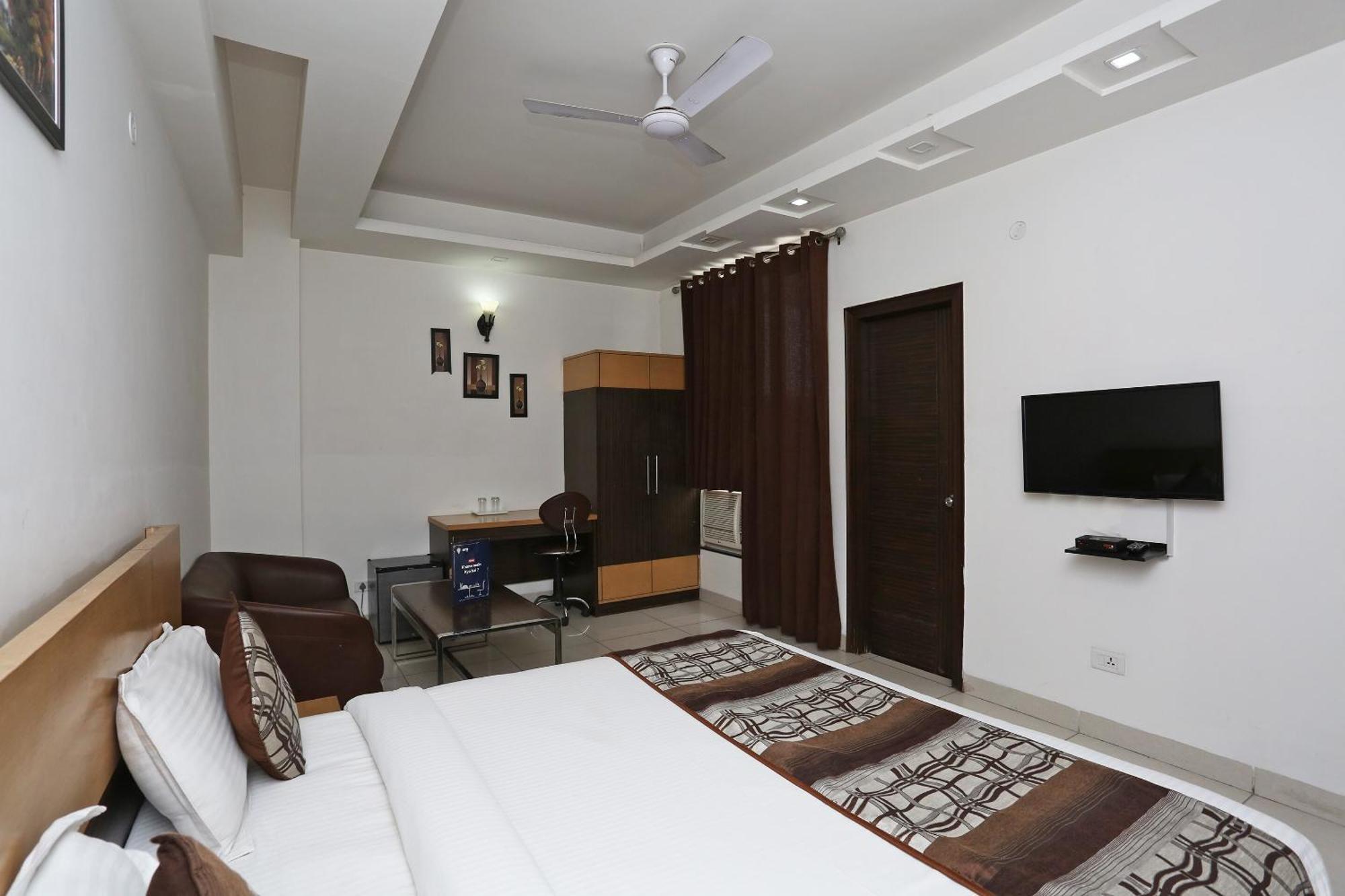 Cyber Inn Gurgaon Extérieur photo