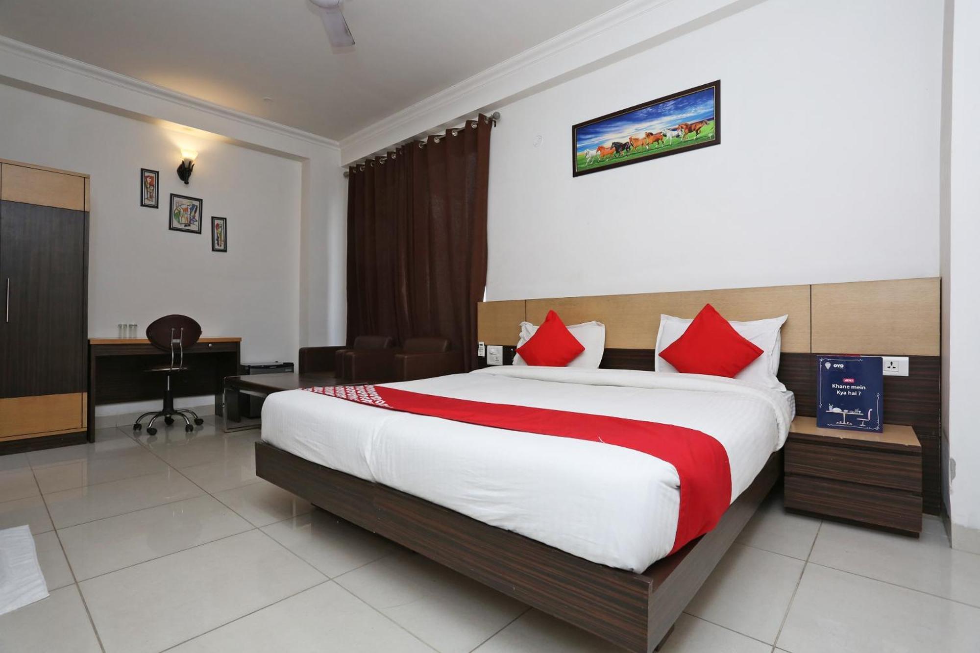 Cyber Inn Gurgaon Extérieur photo