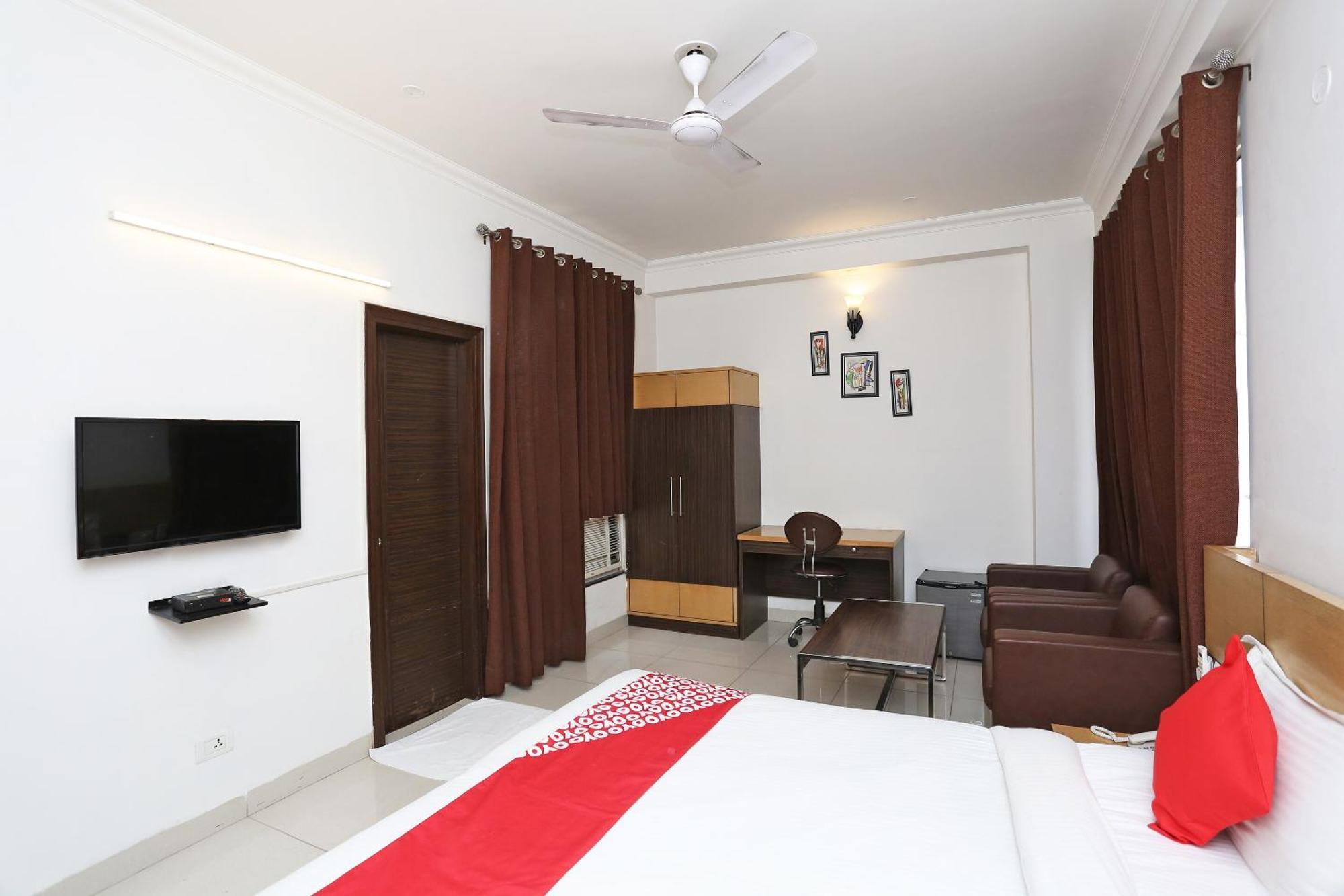 Cyber Inn Gurgaon Extérieur photo